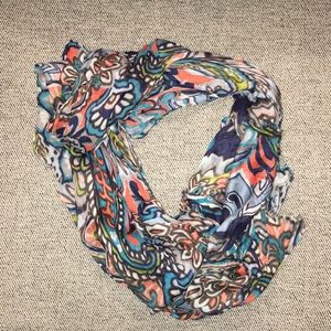 Fun, like new lightweight scarf